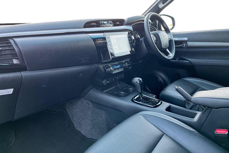 Used Toyota Hilux 2024 for sale - 77138344: Photo 4