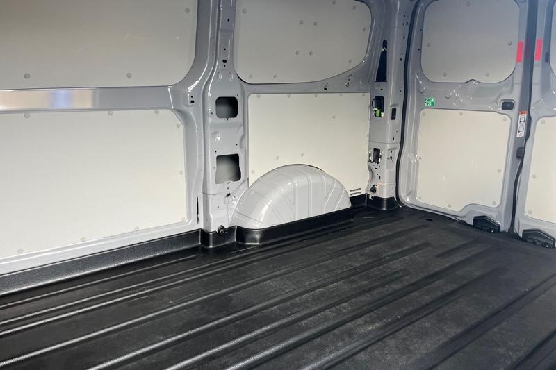 Used Ford E-Transit 2025 for sale - 76882612: Photo 5