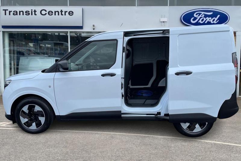 Used Ford E-Transit Courier 2026 for sale - 77733289: Photo 6