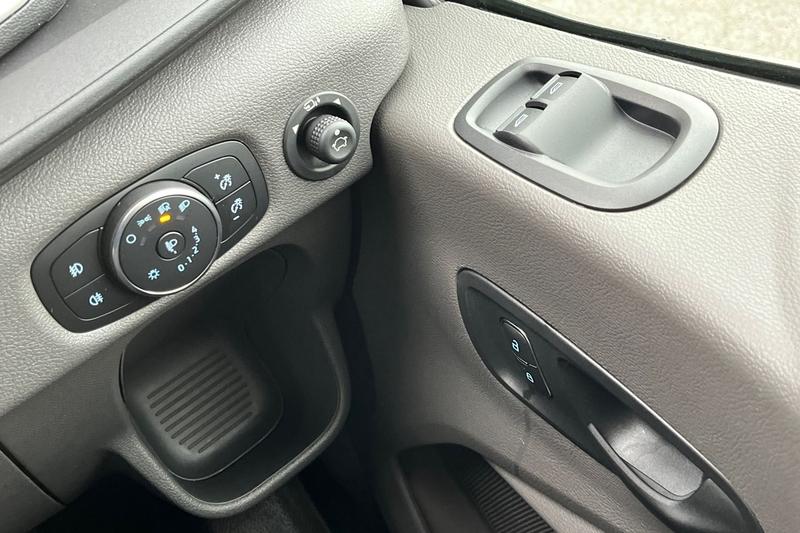 Used Ford Transit 2025 for sale - 76402098: Photo 8