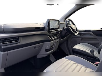 Used Ford Tourneo Custom 2025 for sale - 77359840: Photo