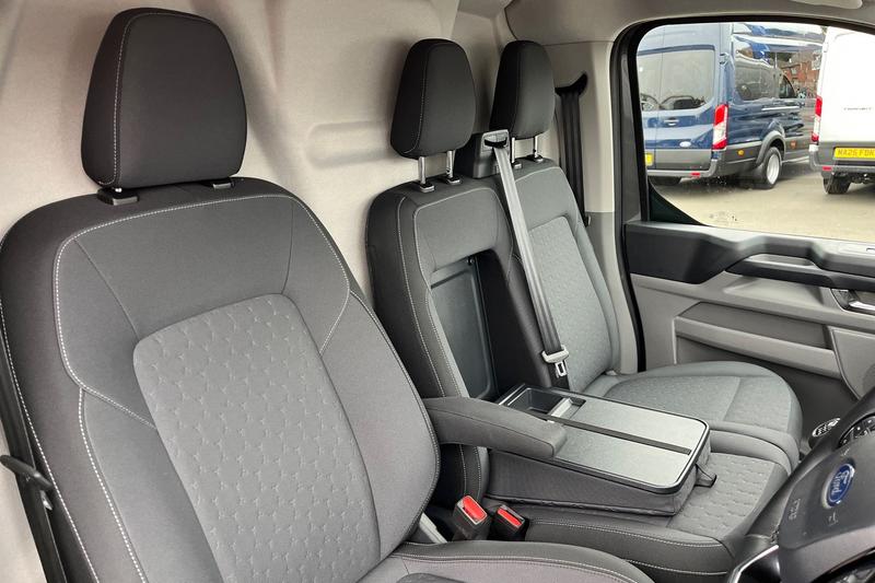 Used Ford Transit Custom 2025 for sale - 76480517: Photo 33