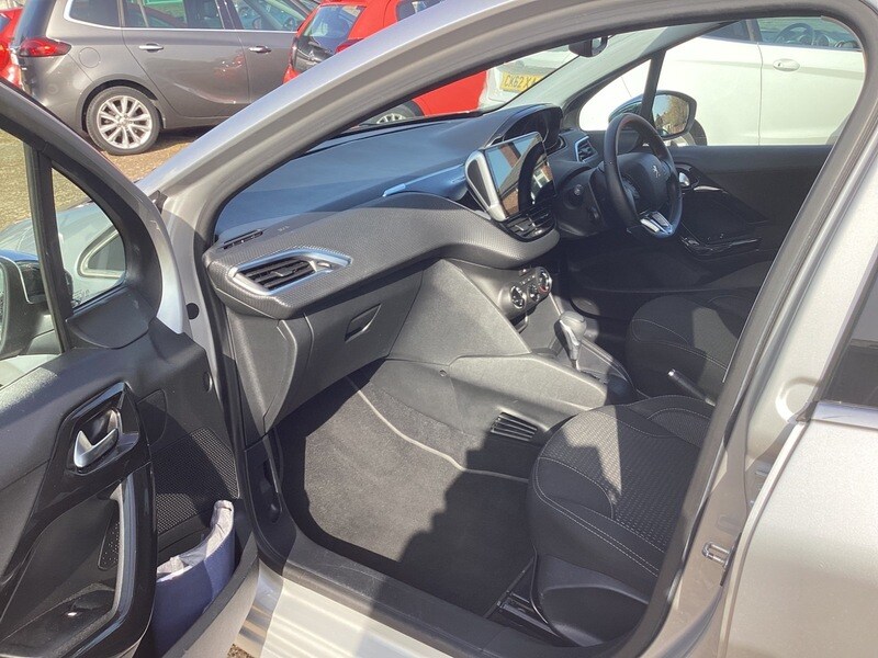 Used Peugeot 208 2016 for sale - 77766078: Photo 11
