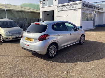 Used Peugeot 208 2016 for sale - 77766078: Photo