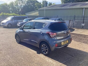 Used Hyundai i10 2018 for sale - 78558031: Photo