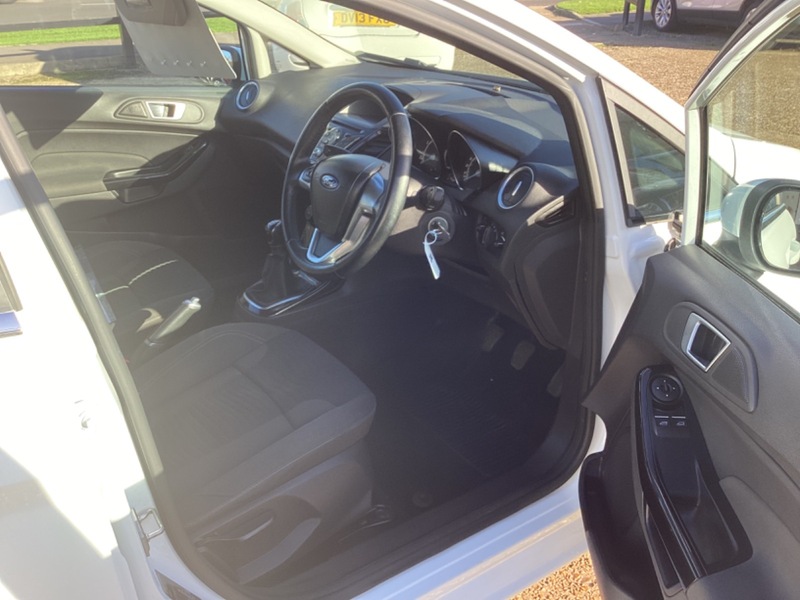 Used Ford Fiesta 2015 for sale - 76605327: Photo 8