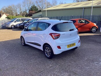 Used Hyundai i10 2015 for sale - 77920958: Photo