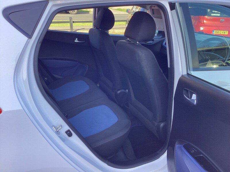 Used Hyundai i10 2015 for sale - 77920958: Photo 9