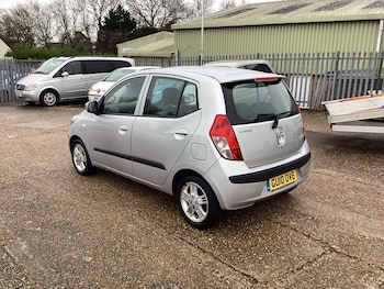 Used Hyundai i10 2010 for sale - 77547916: Photo