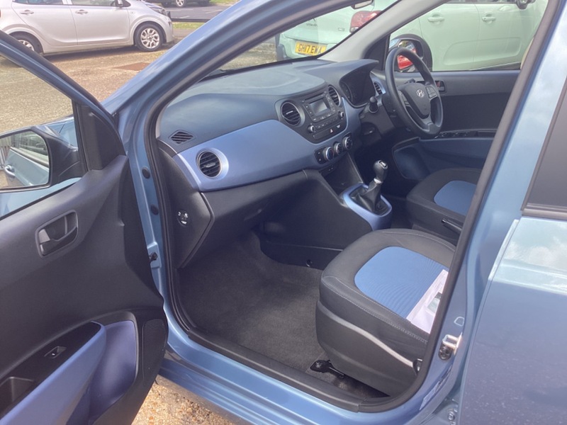 Used Hyundai i10 2017 for sale - 76400070: Photo 10