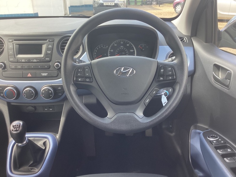 Used Hyundai i10 2017 for sale - 76400070: Photo 12