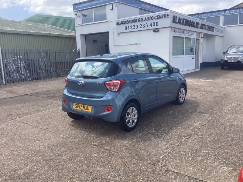 Used Hyundai i10 2017 for sale - 76400070: Photo 6
