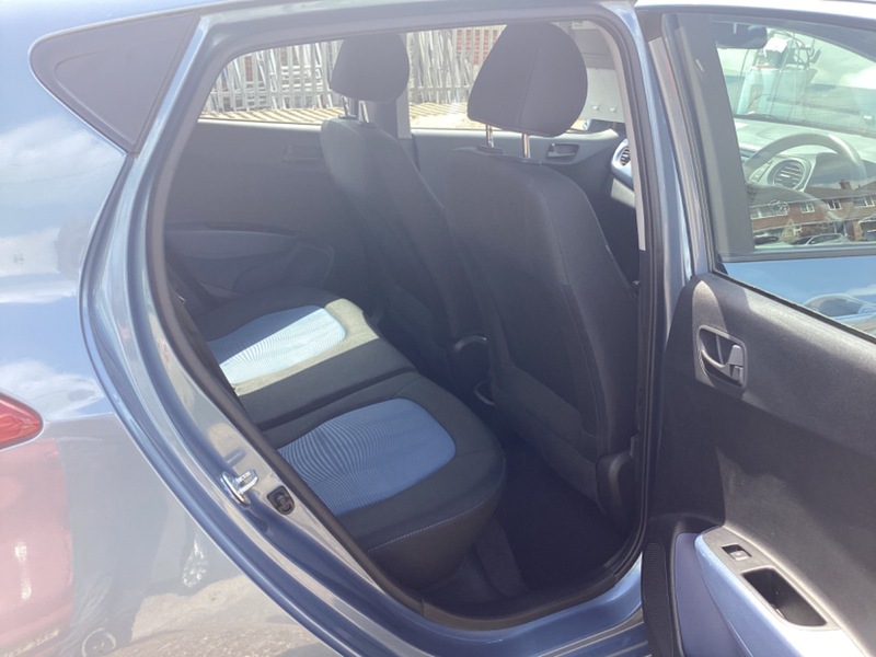 Used Hyundai i10 2017 for sale - 76400070: Photo 9