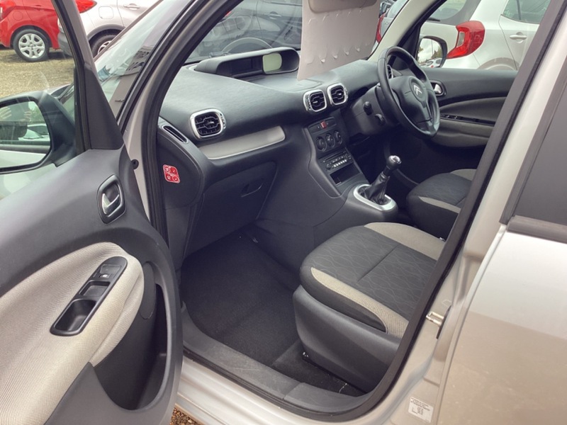 Used Citroen C3 Picasso 2013 for sale - 76400079: Photo 11