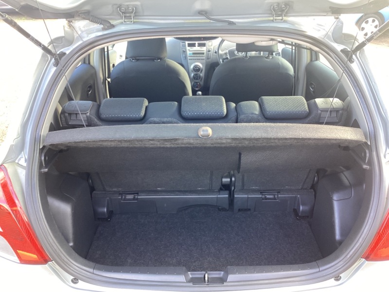 Used Toyota Yaris 2010 for sale - 77277044: Photo 10