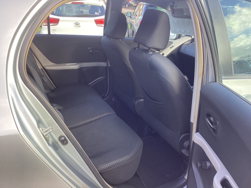 Used Toyota Yaris 2010 for sale - 77277044: Photo 9