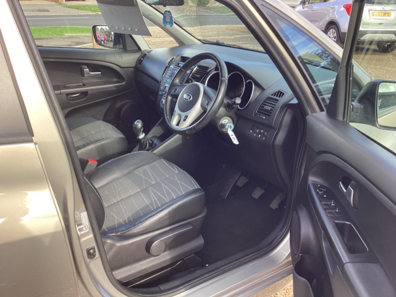 Used Kia Venga 2013 for sale - 76520872: Photo 8