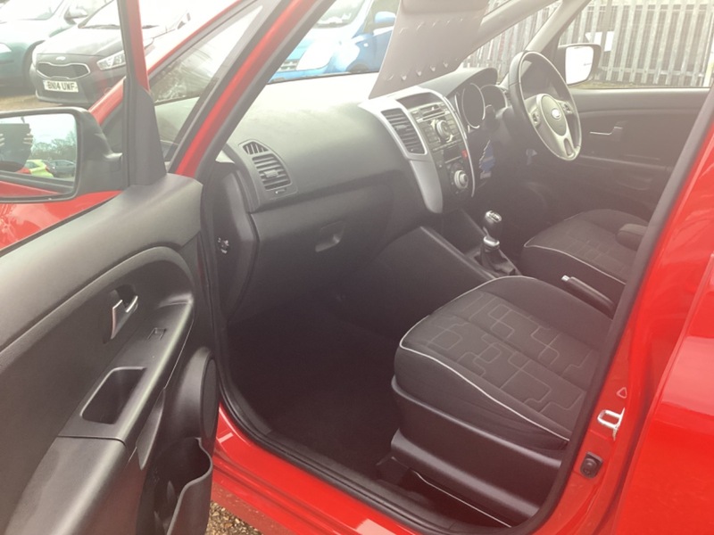 Used Kia Venga 2011 for sale - 77038636: Photo 11