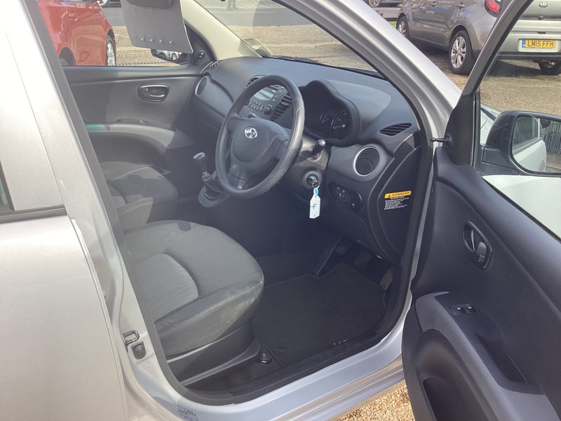 Used Hyundai i10 2012 for sale - 77821796: Photo 8