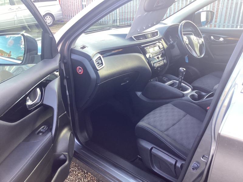 Used Nissan Qashqai 2015 for sale - 77423103: Photo 11