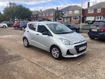 Used Hyundai i10 2018 for sale - 79871962: Photo