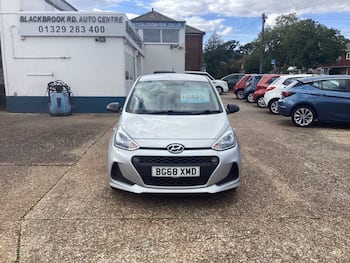 Used Hyundai i10 2018 for sale - 79871962: Photo