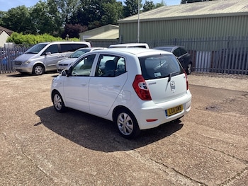 Used Hyundai i10 2011 for sale - 78673377: Photo