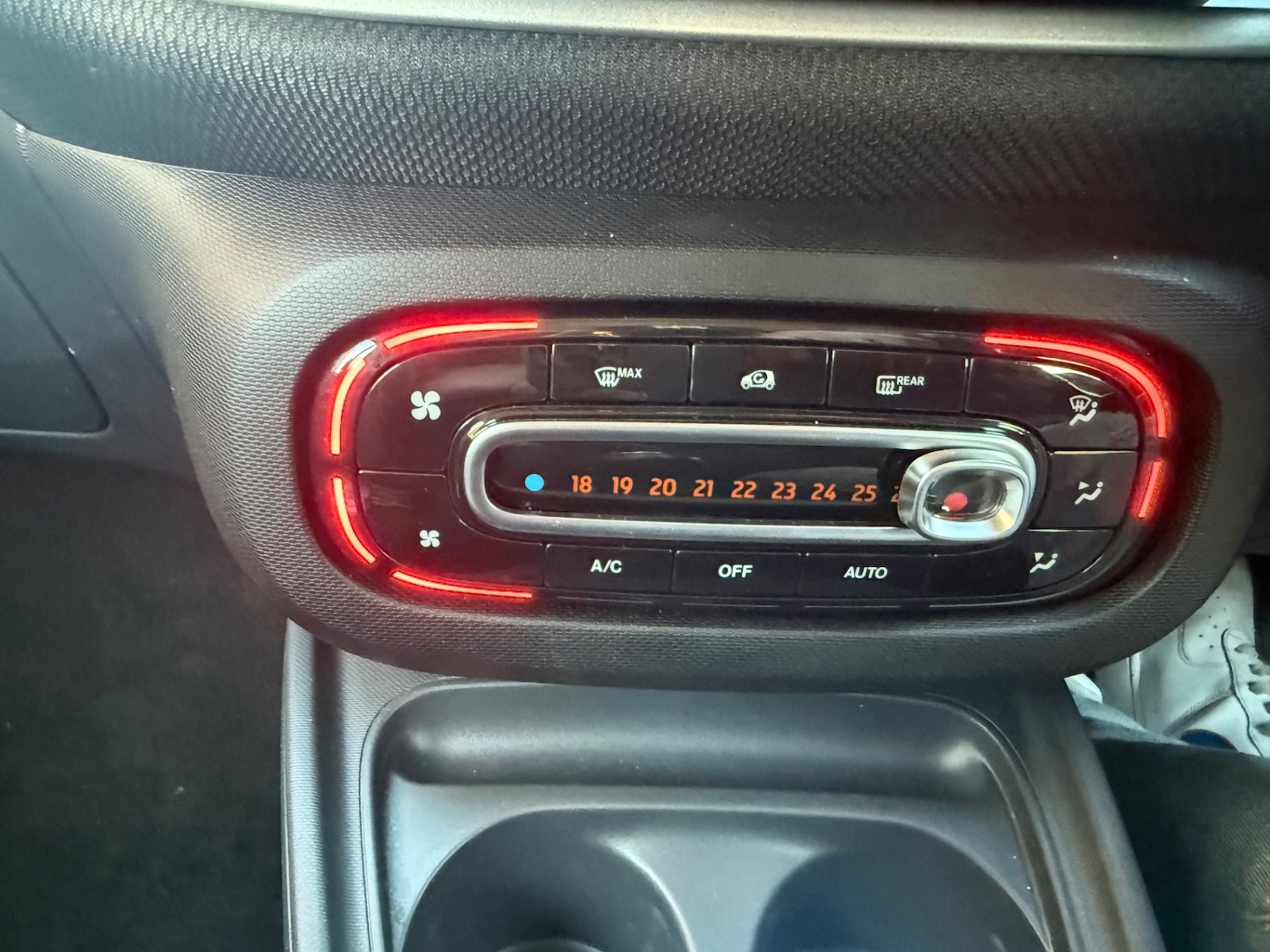 Used smart fortwo 2018 for sale - 77196527: Photo 15