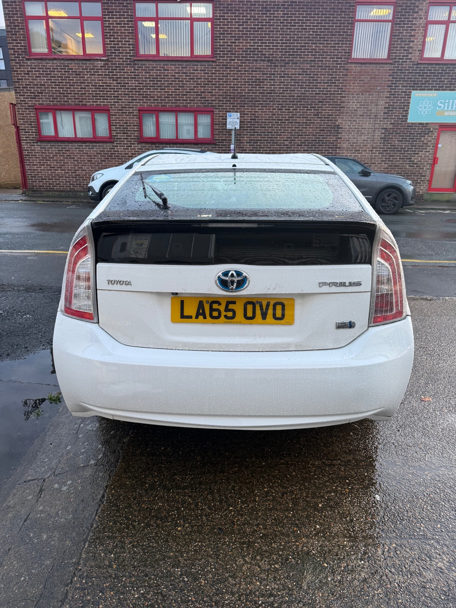 Used Toyota Prius 2015 for sale - 77605320: Photo 6