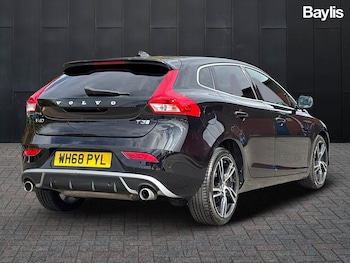 Used Volvo V40 2019 for sale - 75815581: Photo