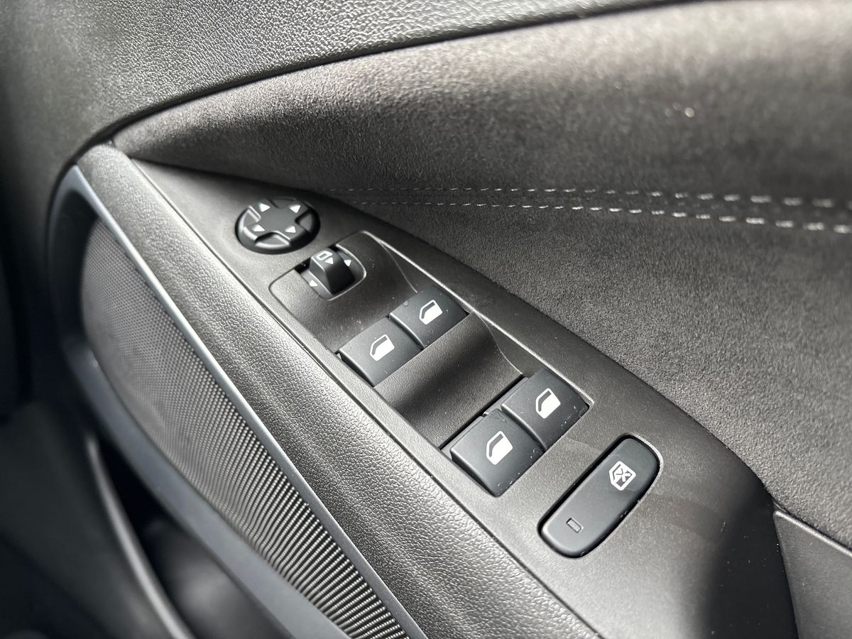 Used Vauxhall Crossland 2022 for sale - 76873655: Photo 17