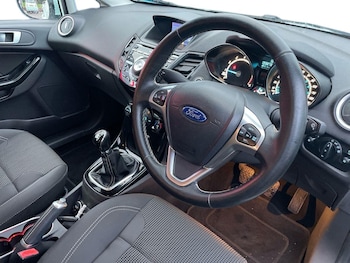 Used Ford Fiesta 2016 for sale - 76872327: Photo