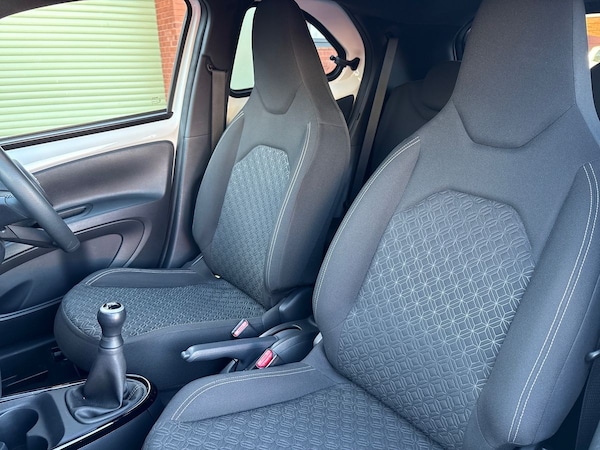 Used Toyota Aygo X 2023 for sale - 76183908: Photo 37