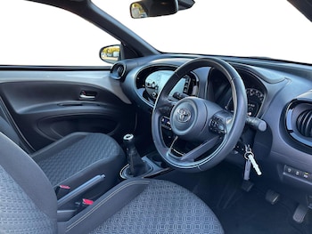 Used Toyota Aygo X 2023 for sale - 76183908: Photo 3