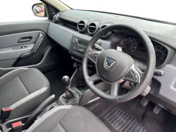Used Dacia Duster 2018 for sale - 74637946: Photo