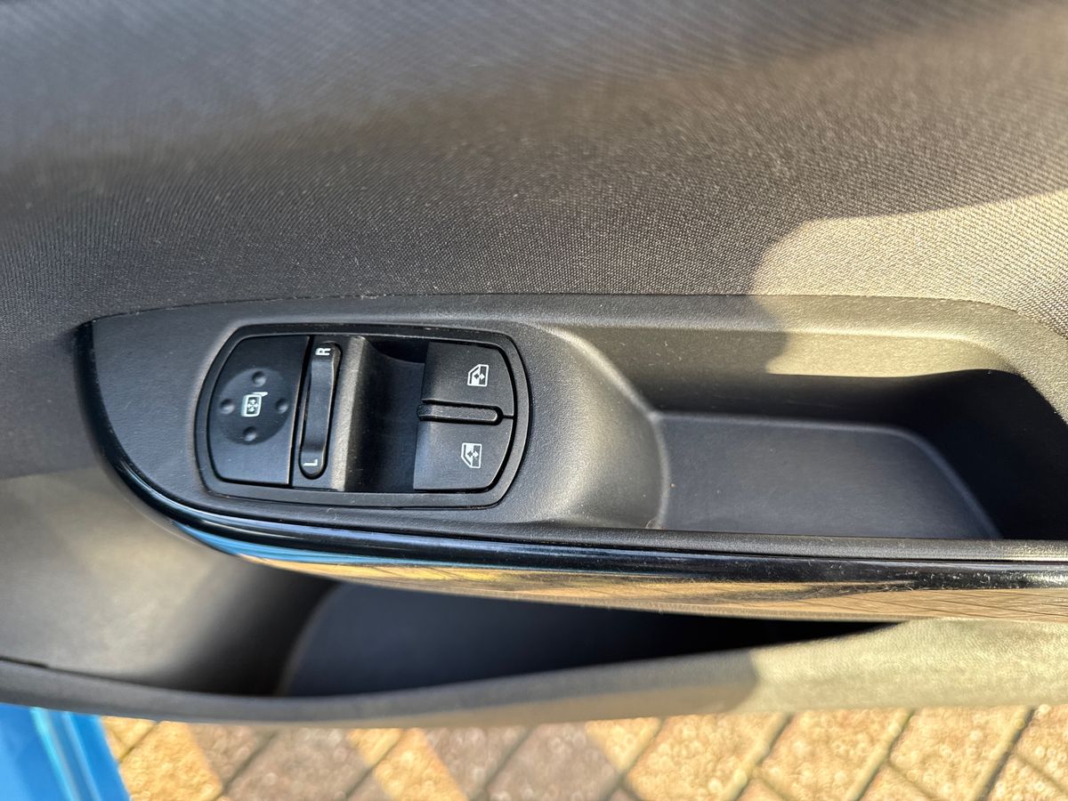 Used Vauxhall Corsa 2017 for sale - 76874366: Photo 17