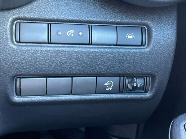Used Nissan Juke 2023 for sale - 76130856: Photo 30