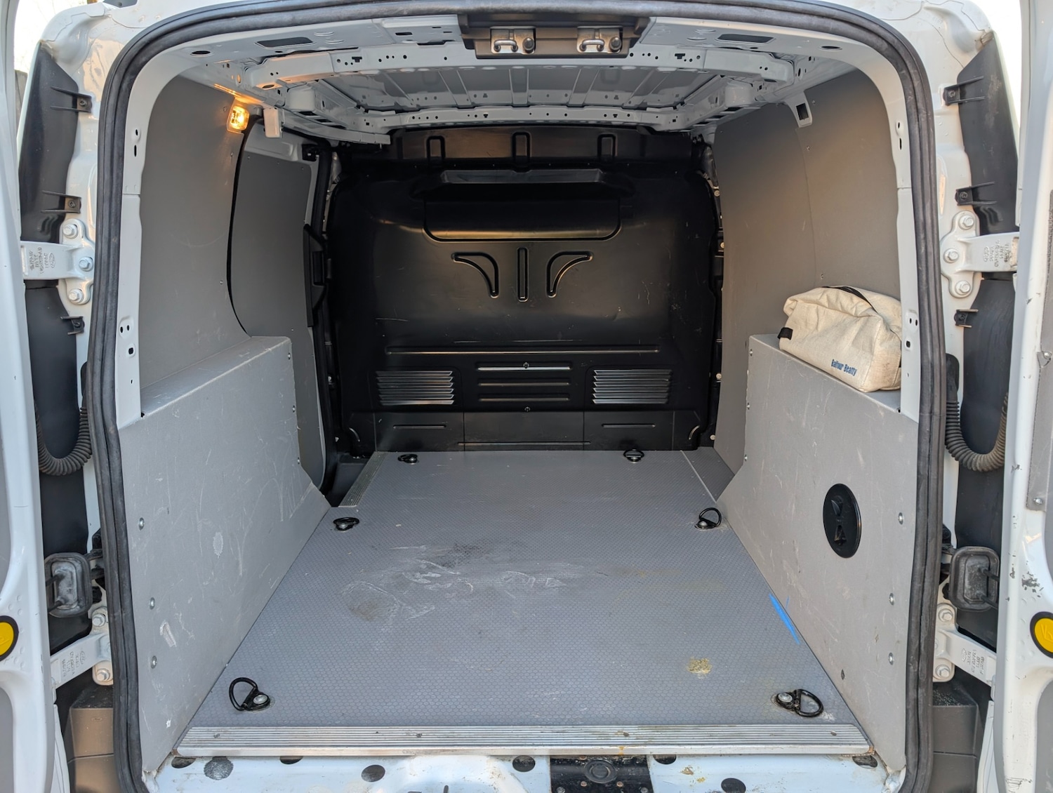 Used Ford Transit Connect 2020 for sale - 76830627: Photo 14