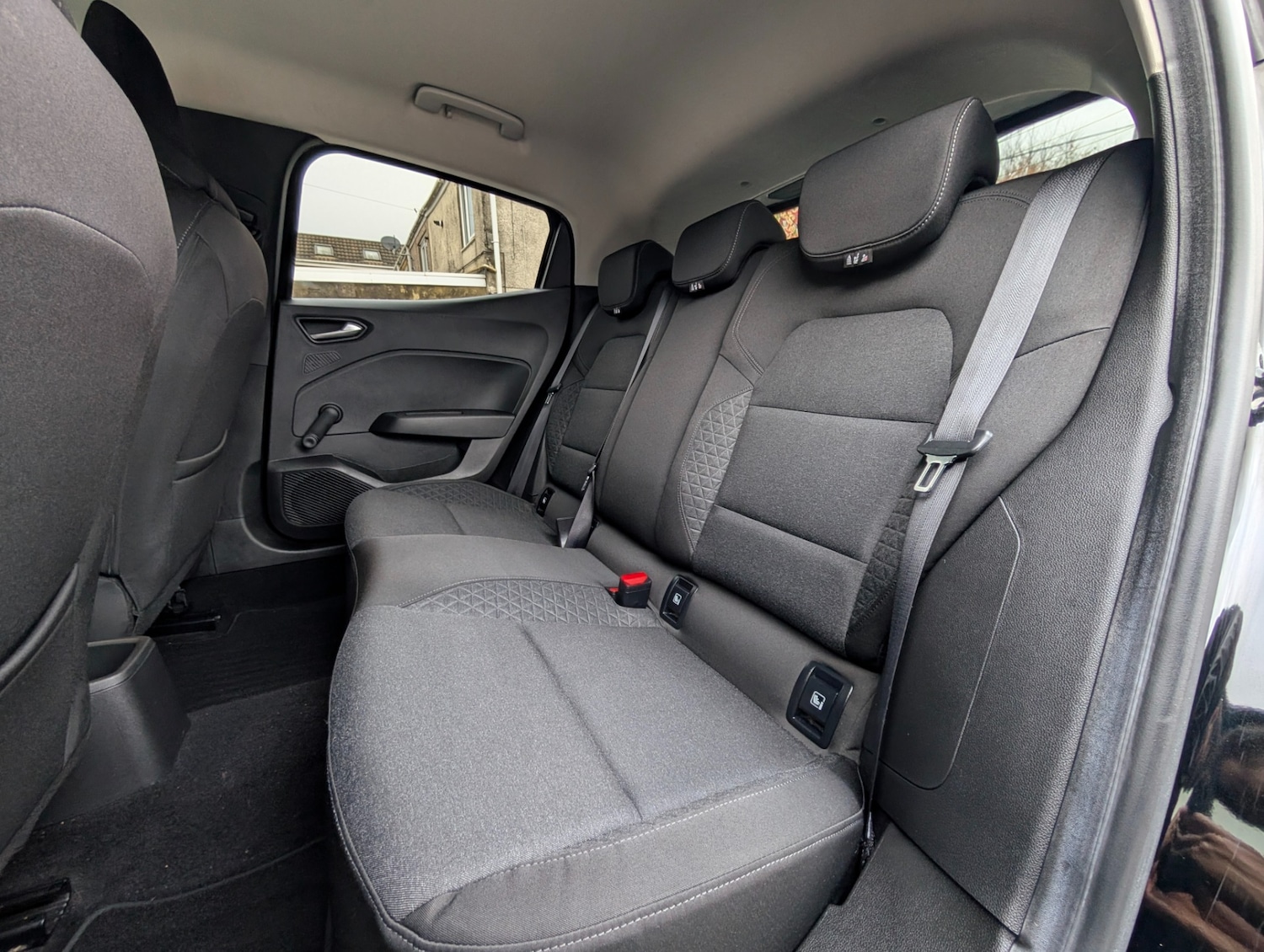 Used Renault Clio 2020 for sale - 76517725: Photo 12