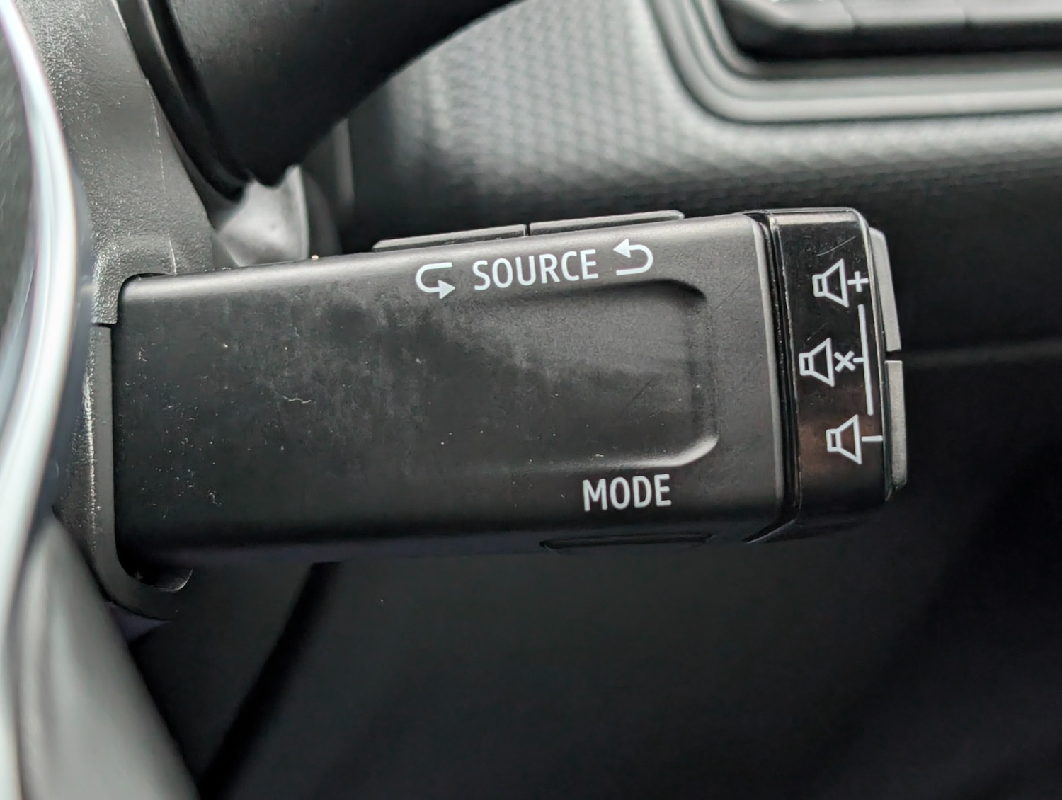 Used Renault Clio 2020 for sale - 76517725: Photo 23