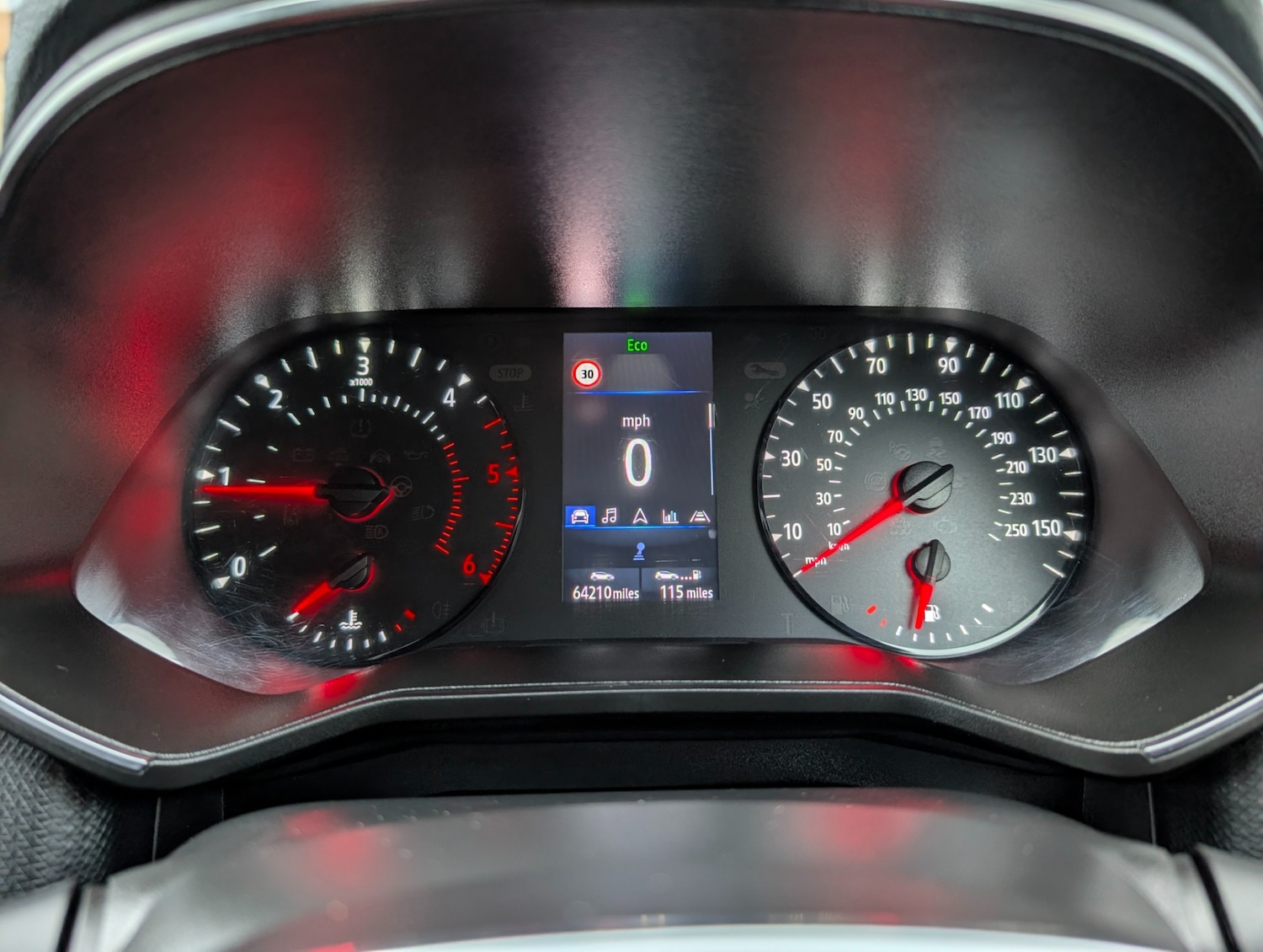 Used Renault Clio 2020 for sale - 76517725: Photo 24