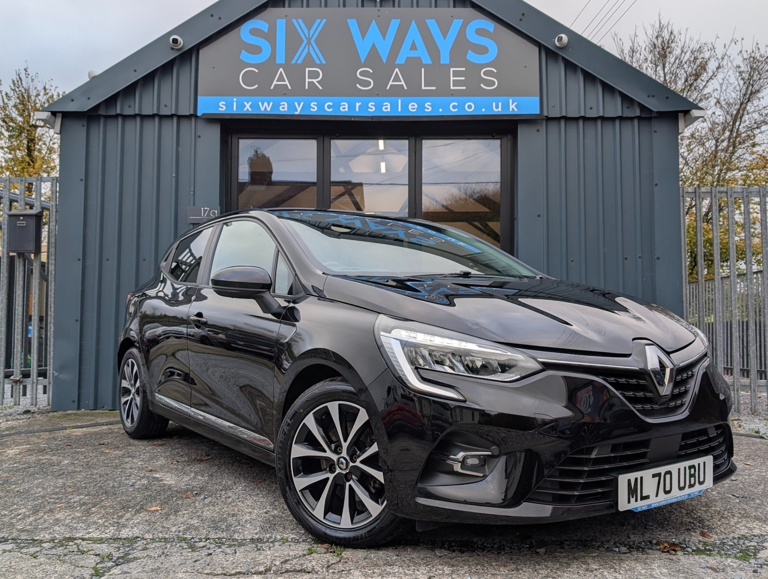 Used Renault Clio 2020 for sale - 76517725: Photo 3