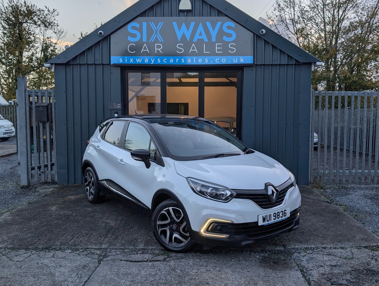 Used Renault Captur 2018 for sale - 76452463: Photo 1