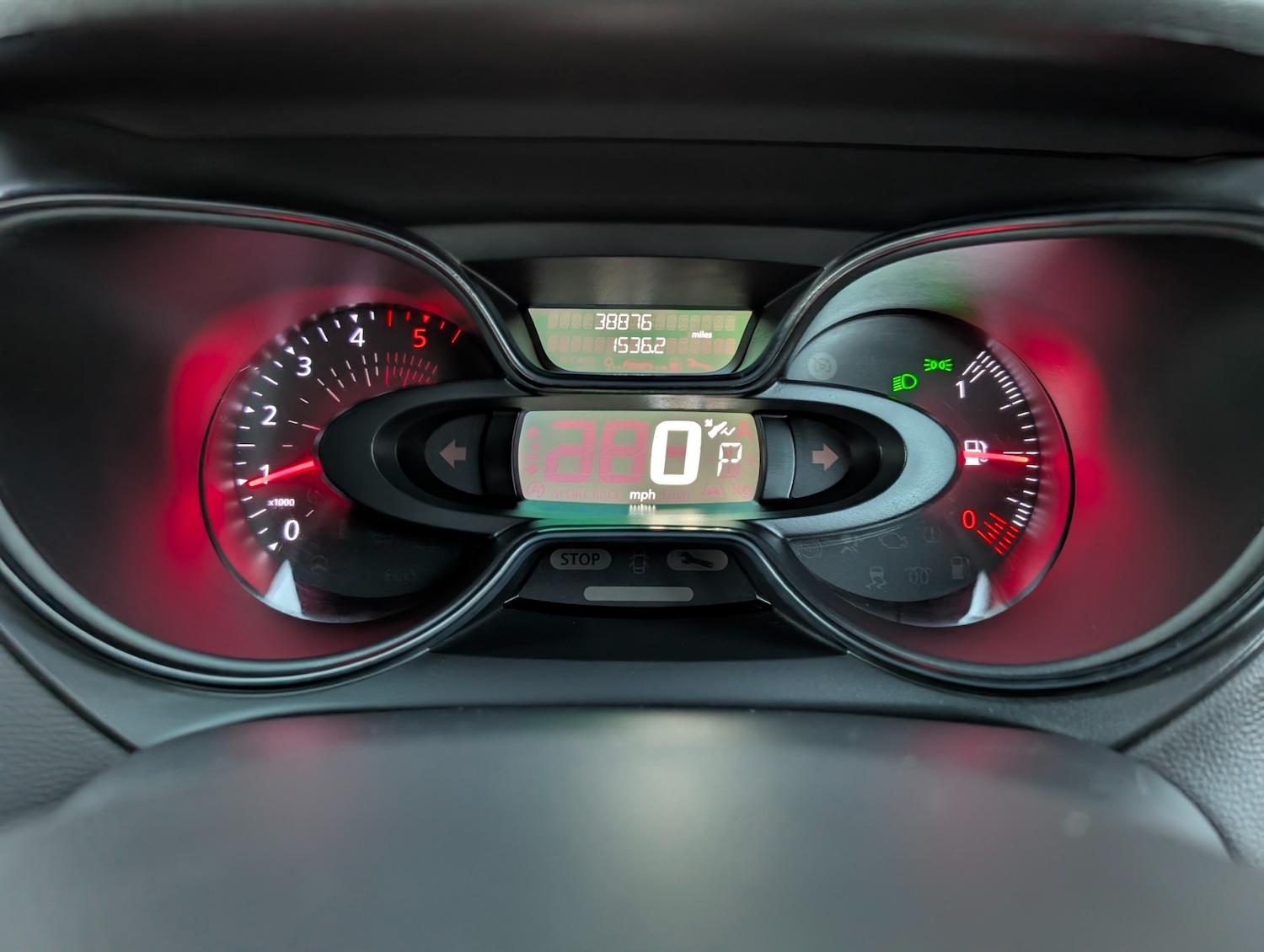 Used Renault Captur 2018 for sale - 76452463: Photo 23