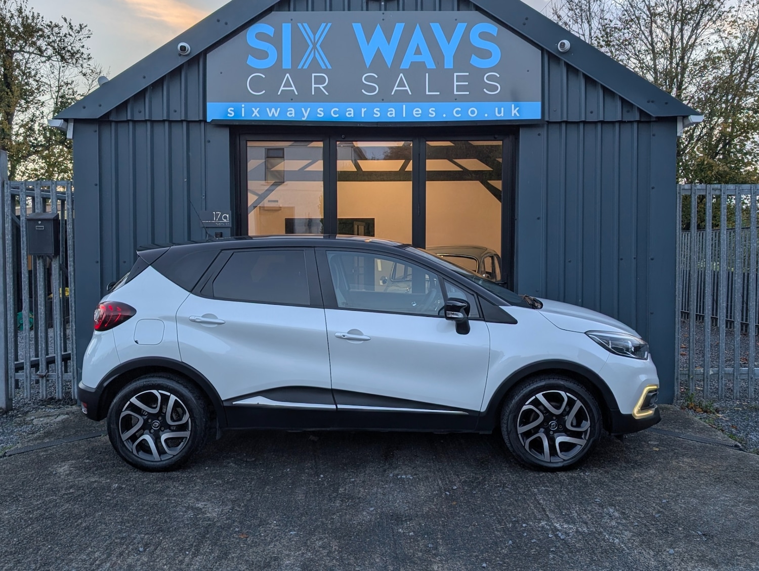 Used Renault Captur 2018 for sale - 76452463: Photo 8
