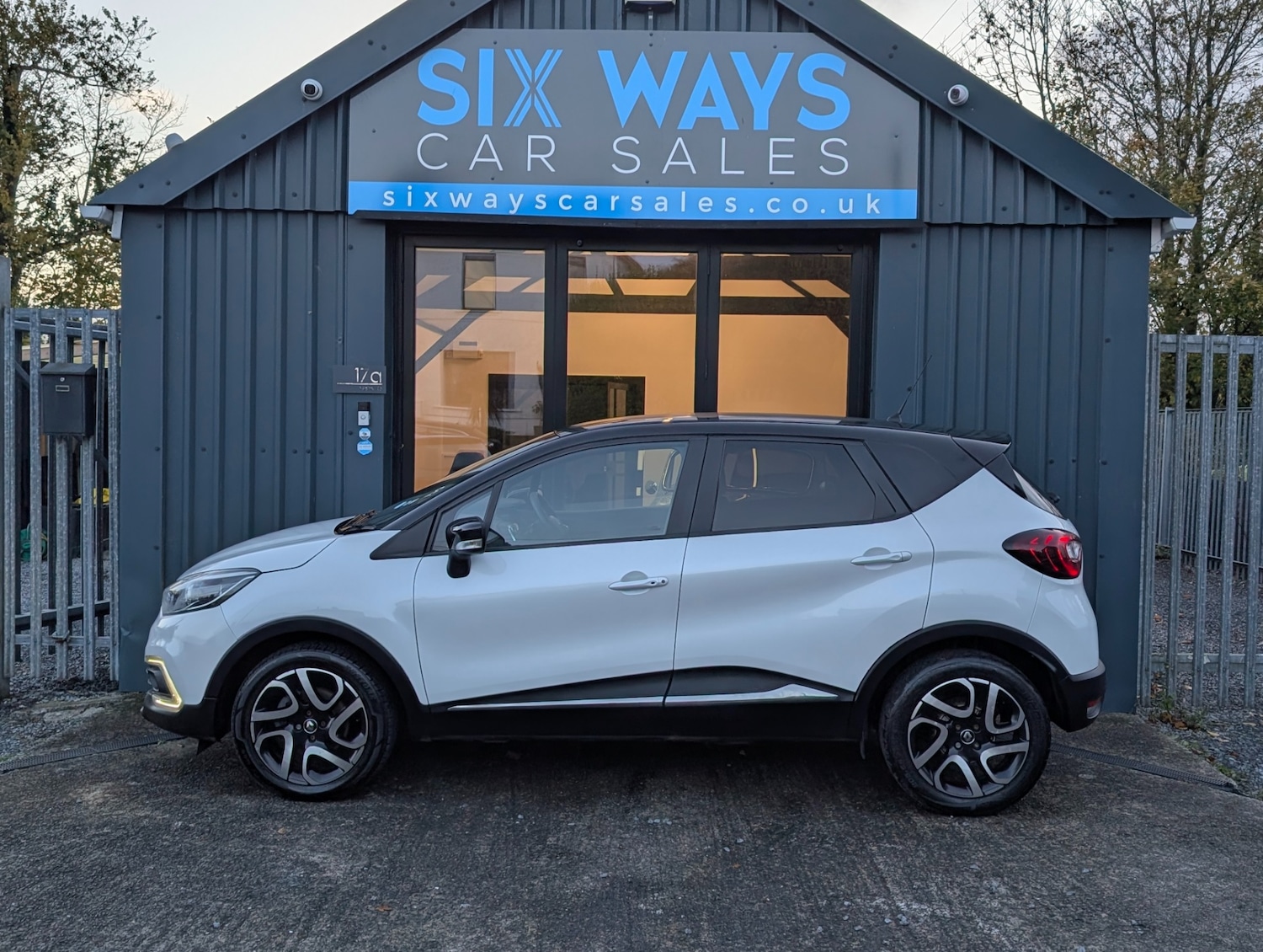 Used Renault Captur 2018 for sale - 76452463: Photo 9