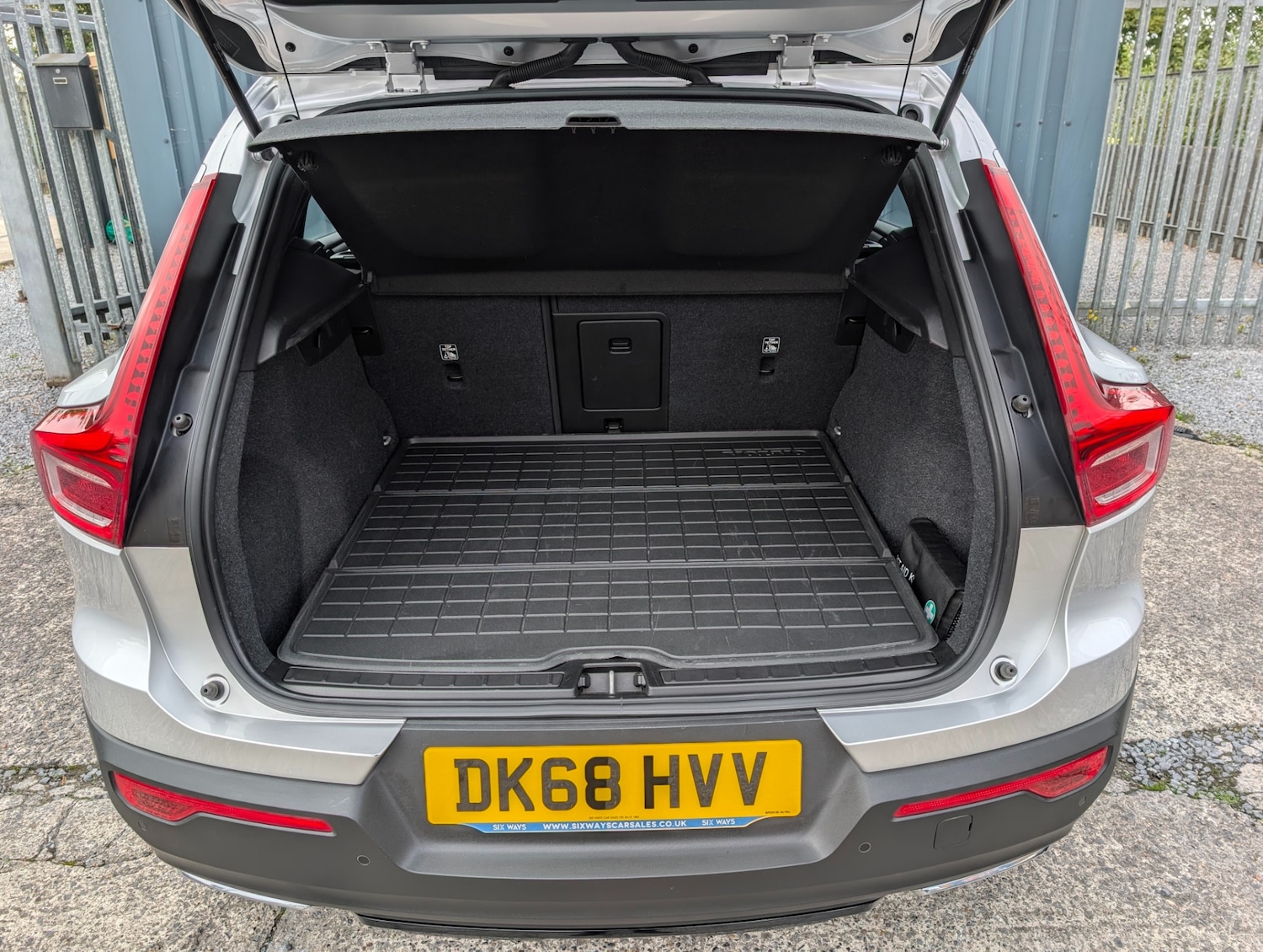 Used Volvo XC40 2018 for sale - 76207369: Photo 15