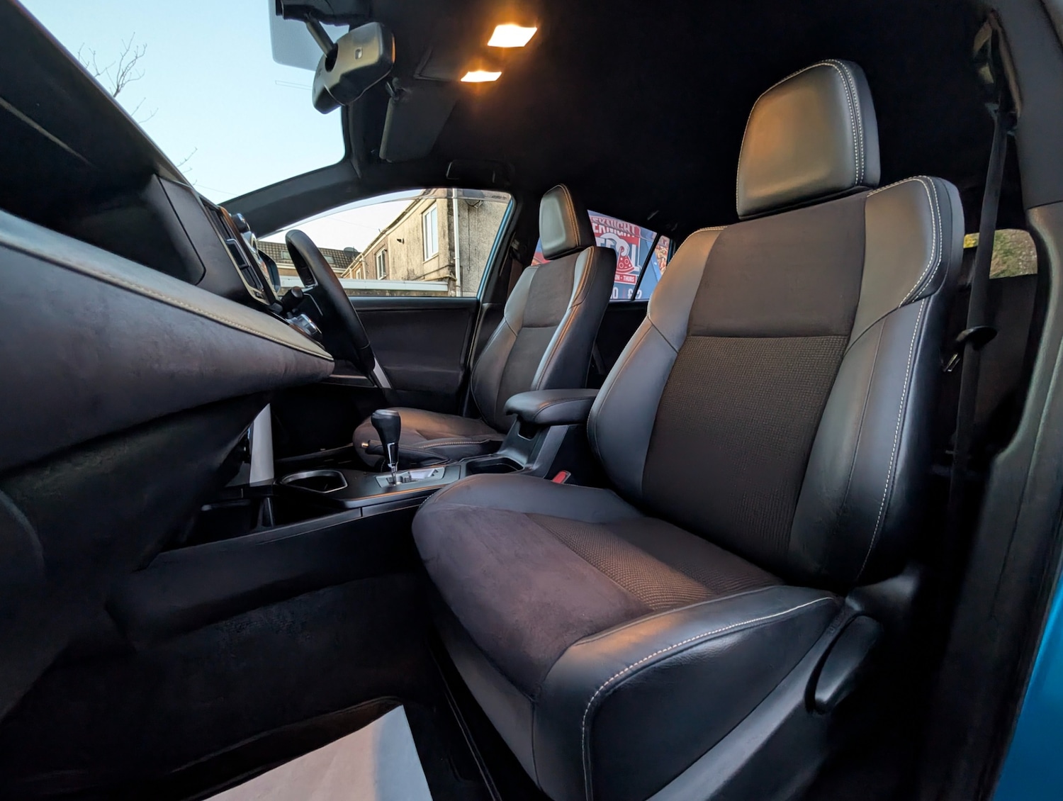 Used Toyota RAV4 2016 for sale - 76971160: Photo 12