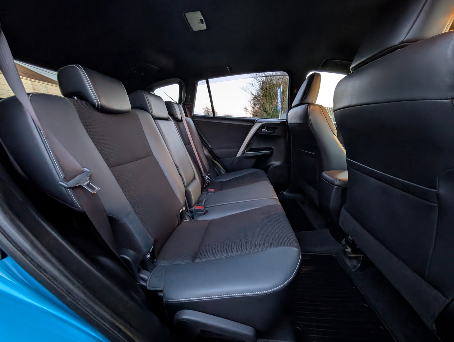 Used Toyota RAV4 2016 for sale - 76971160: Photo 16