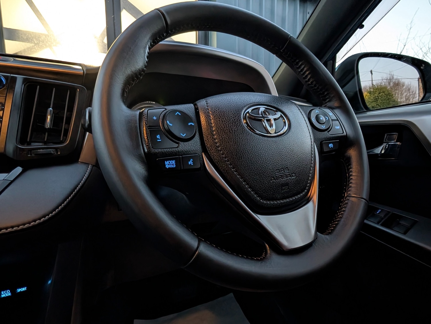 Used Toyota RAV4 2016 for sale - 76971160: Photo 26